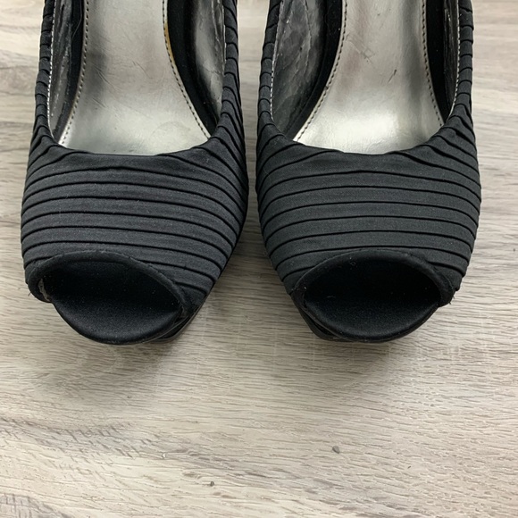 BCBG Heels - Size 7.5 - Picture 9 of 14